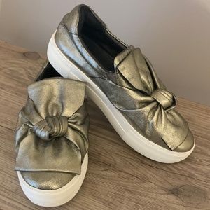 J/Slides Audra Pewter Silver Gold Slip-On Bow Platform Sneaker J Slides Shoes 8